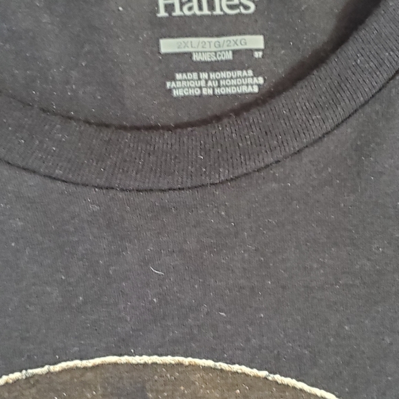 Hanes graphic tshirt - Picture 3 of 3